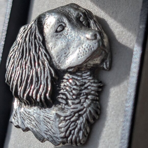 collectible English pewter Spaniel pin - Picture 4 of 7